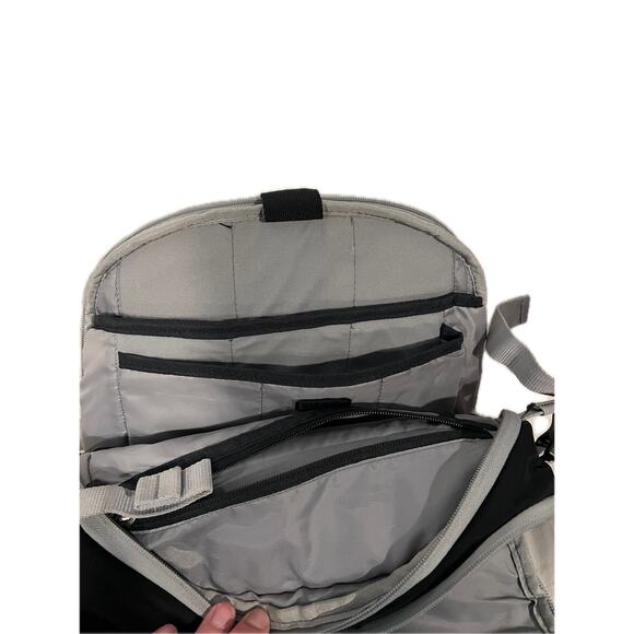 Swiss Tech Unisex 23 Liter Extreme Pocket Backpack - Picture 5 of 5